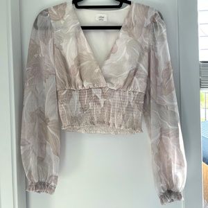 Aritzia top, never worn. Ordered wrong size! Size small
